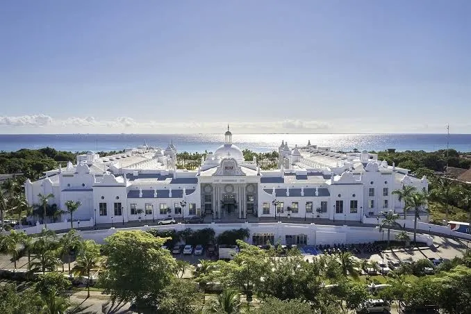Vista aérea del Hotel Riu Palace frente al mar